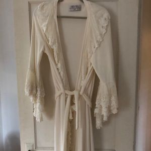Victorian White Robe NWOT